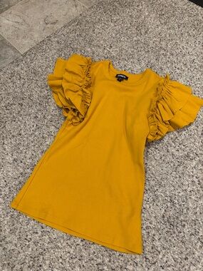 ☀️ Express Ruffle Sleeve Short Sleeve Top in Mustard